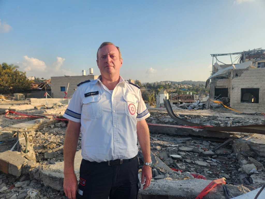 Israël. L’attaque de missile lancée par l’Iran, qui a tué neuf civil·e·s «doit donner lieu à une enquête pour crime de guerre» 4 Rueven Harow