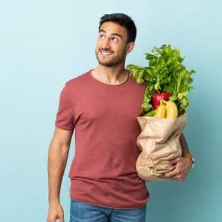 Riche en fibres, en vitamines et en antioxydant, le régime végétarien est supposé être efficace pour protéger du cancer. L’est-il vraiment ? Une équipe internationale a creusé la question... © luismolinero, Adobe Stock 