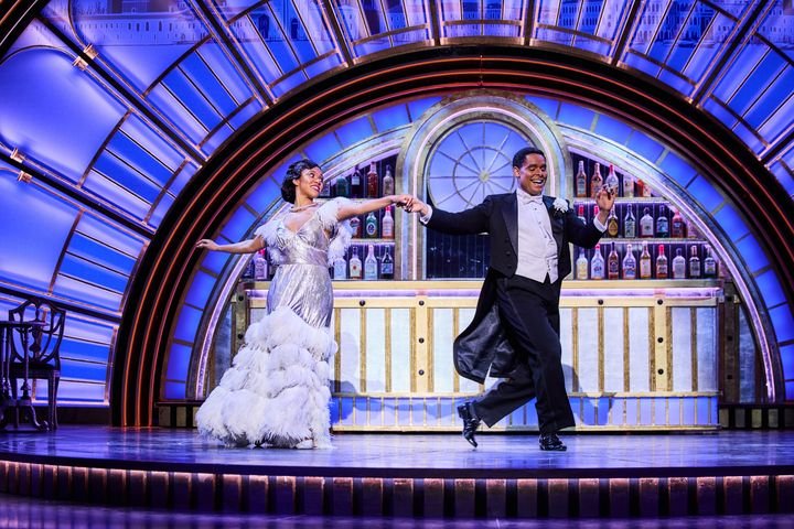 Phillip Attmore et Nicole-Lily Baisden dans 