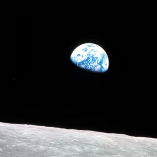 Le célèbre lever de Terre photographié par les astronautes d'Apollo 8 (décembre 1968). © Nasa