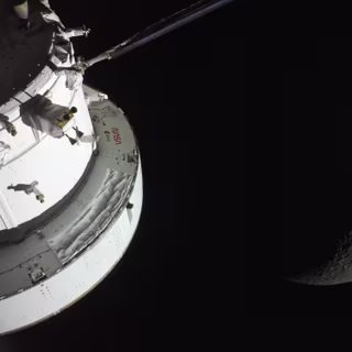 Parmi les images diffusées par la Nasa de la mission Artemis II, celles mémorables du coucher de Terre derrière la Lune. Et aujourd’hui, une vidéo que personne n’attendait… © Nasa