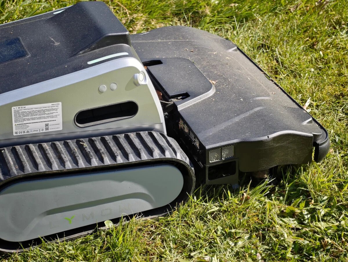 On a testé la Lymow One : le robot tondeuse à chenilles face aux terrains accidentés, aux pentes et aux zones complexes 26 image 20 25