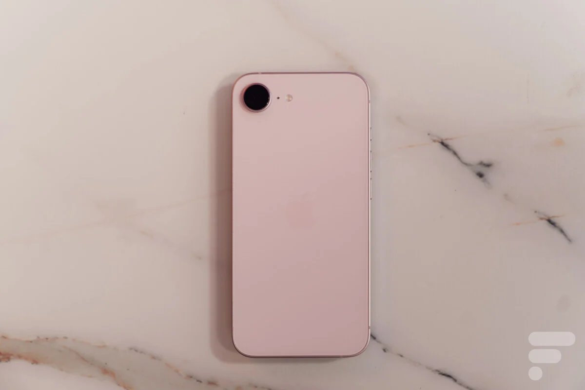 Quel est le meilleur smartphone à moins de 800 euros en 2026 ? 2 iphone 17e 9