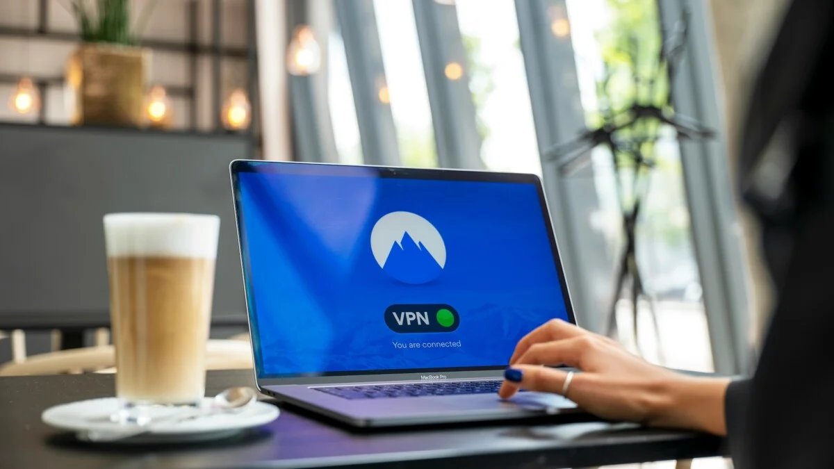 petter lagson netfkkuo7vy unsplash