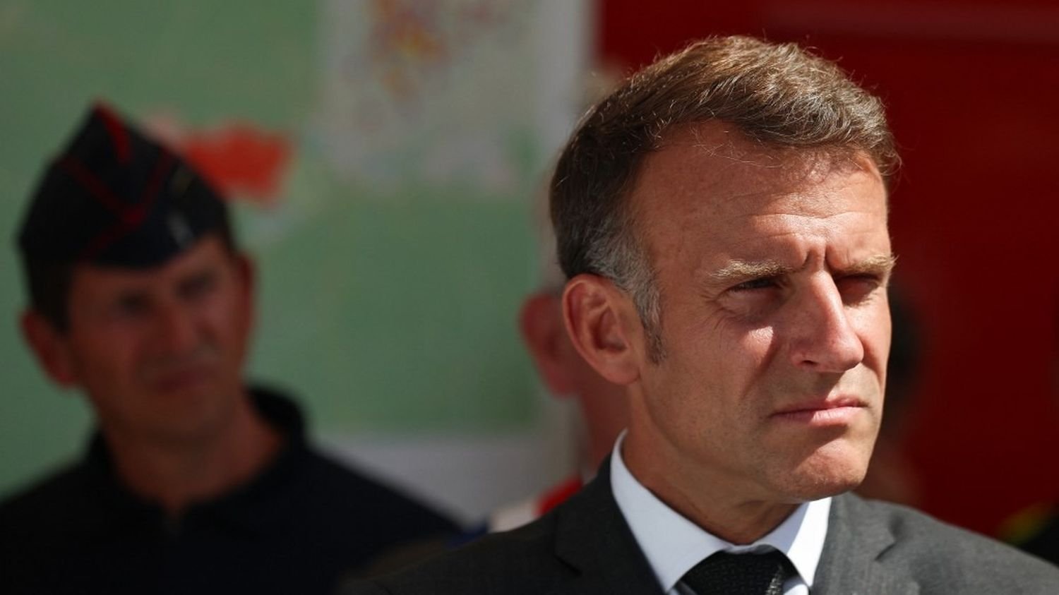 Emmanuel Macron demande aux Armées "de se mobiliser" pour lutter contre les incendies dans le Sud-Ouest, 500 militaires supplémentaires déployés
