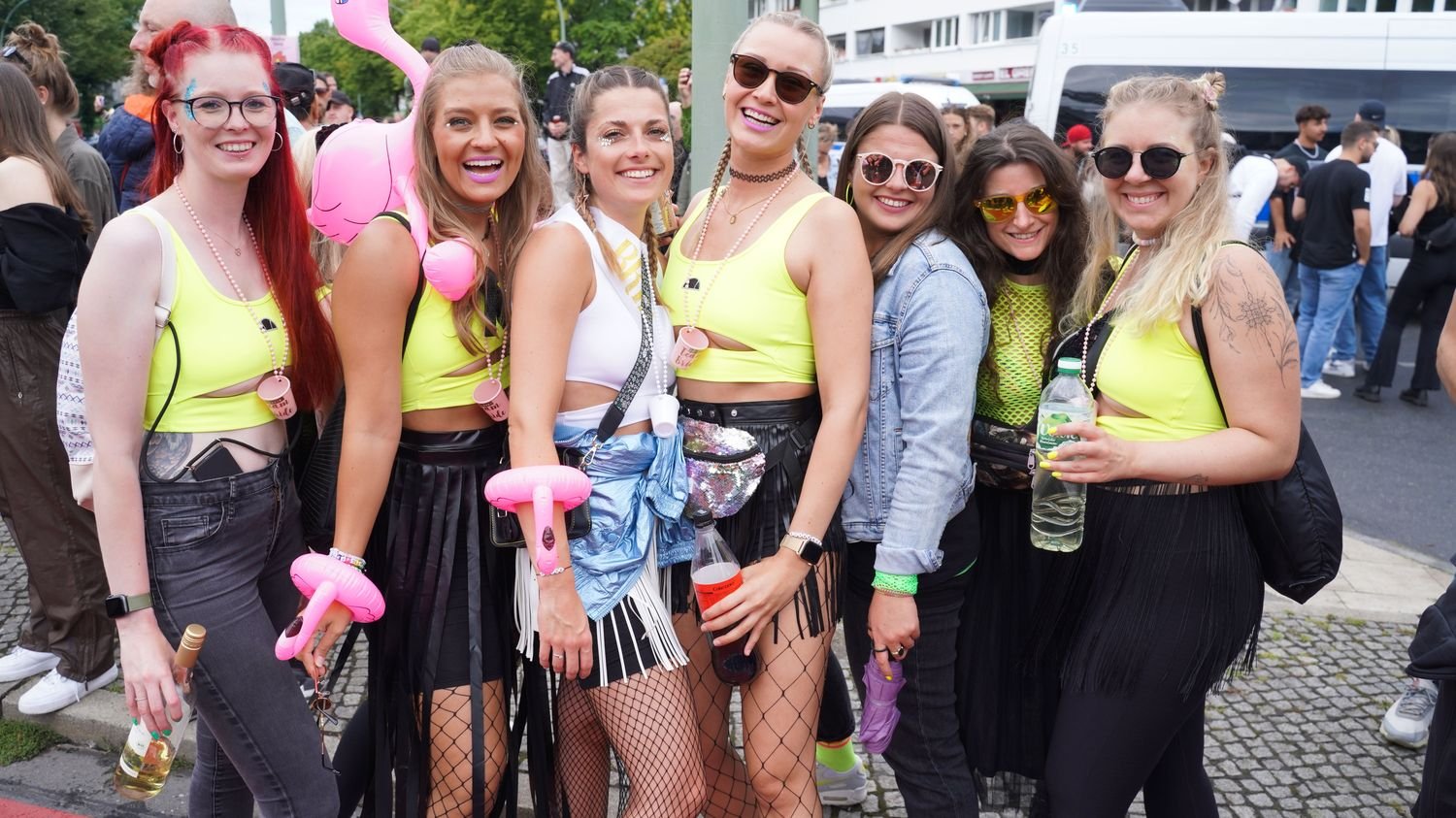 Les enterrements de vie de jeune fille sous la pression