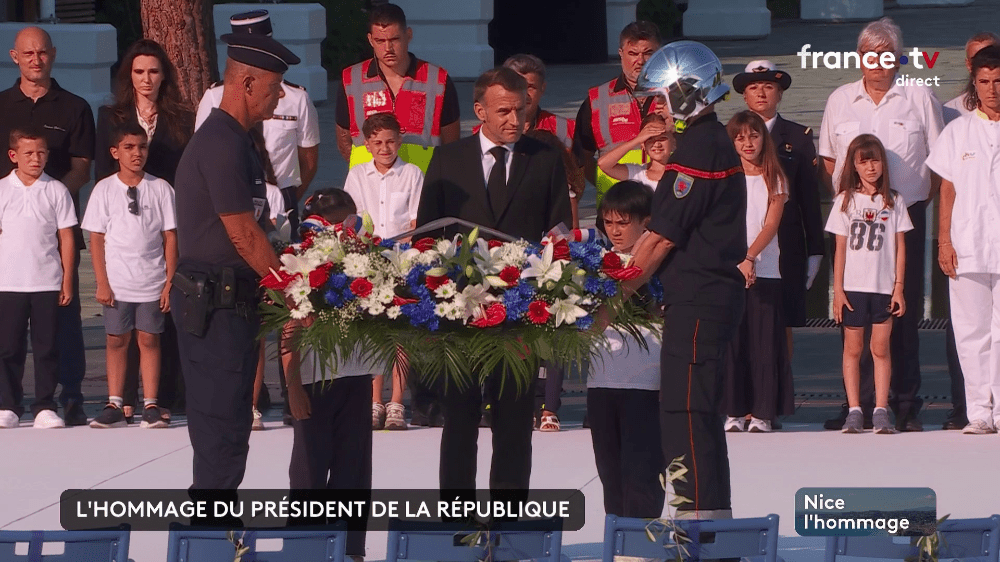 DIRECT. Attentat de Nice : une minute de silence observée lors des commémorations, dix ans après l'attaque sur la promenade des Anglais 14 le depot de rameaux d olivier 1 1784047136410