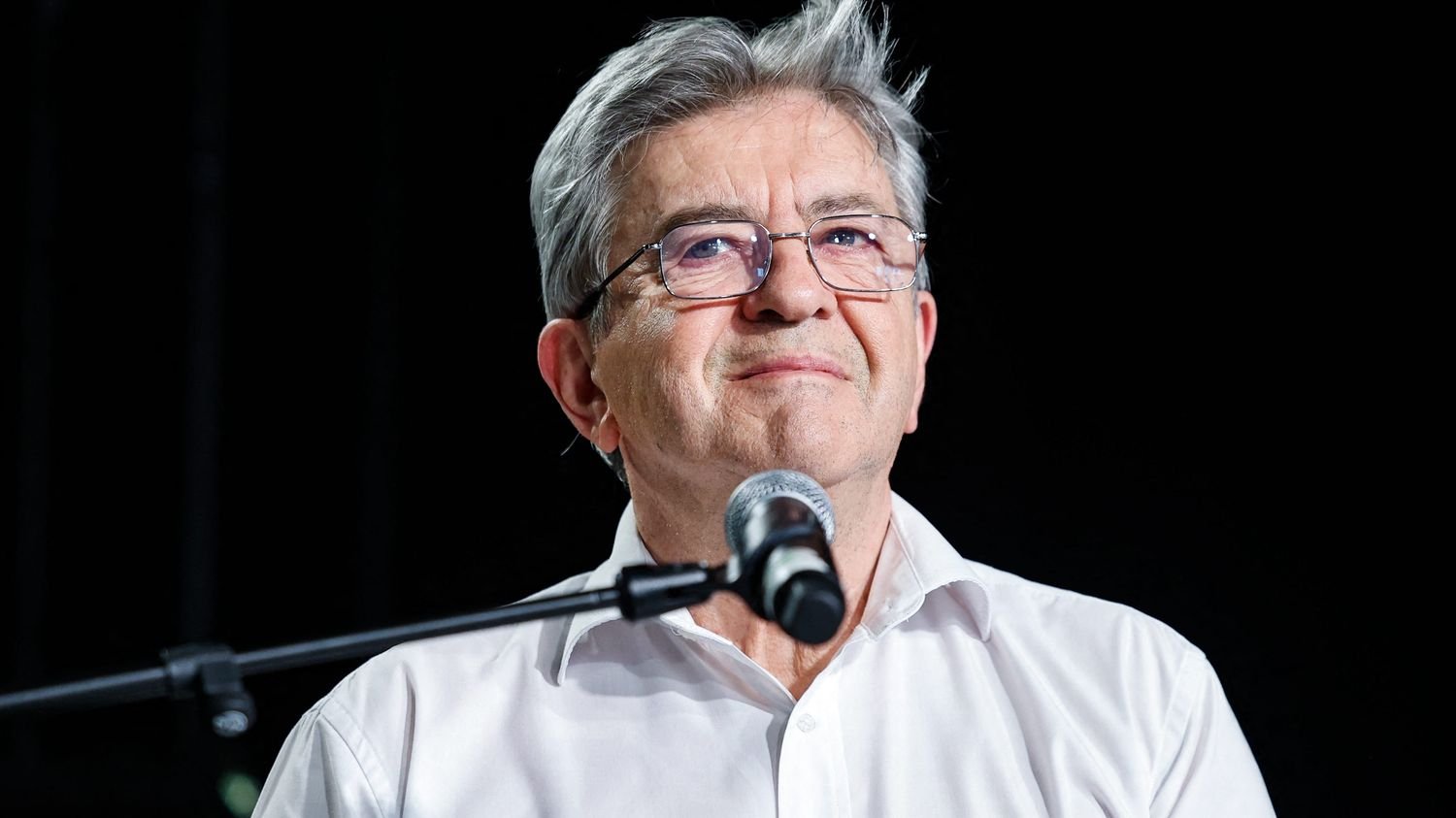 "On va gagner !" : au meeting de Jean-Luc Mélenchon en Bretagne, l'ambiance est à l'optimisme chez les militants insoumis