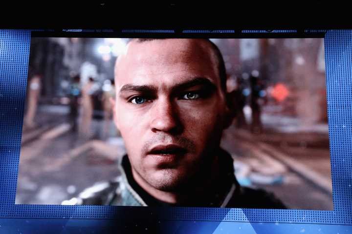 Une image tirée du jeu "Detroit: Become Human" lors d'une présentation à Los Angeles (Etats-Unis), en juin 2017. (CHRISTIAN PETERSEN / GETTY IMAGES NORTH AMERICA)